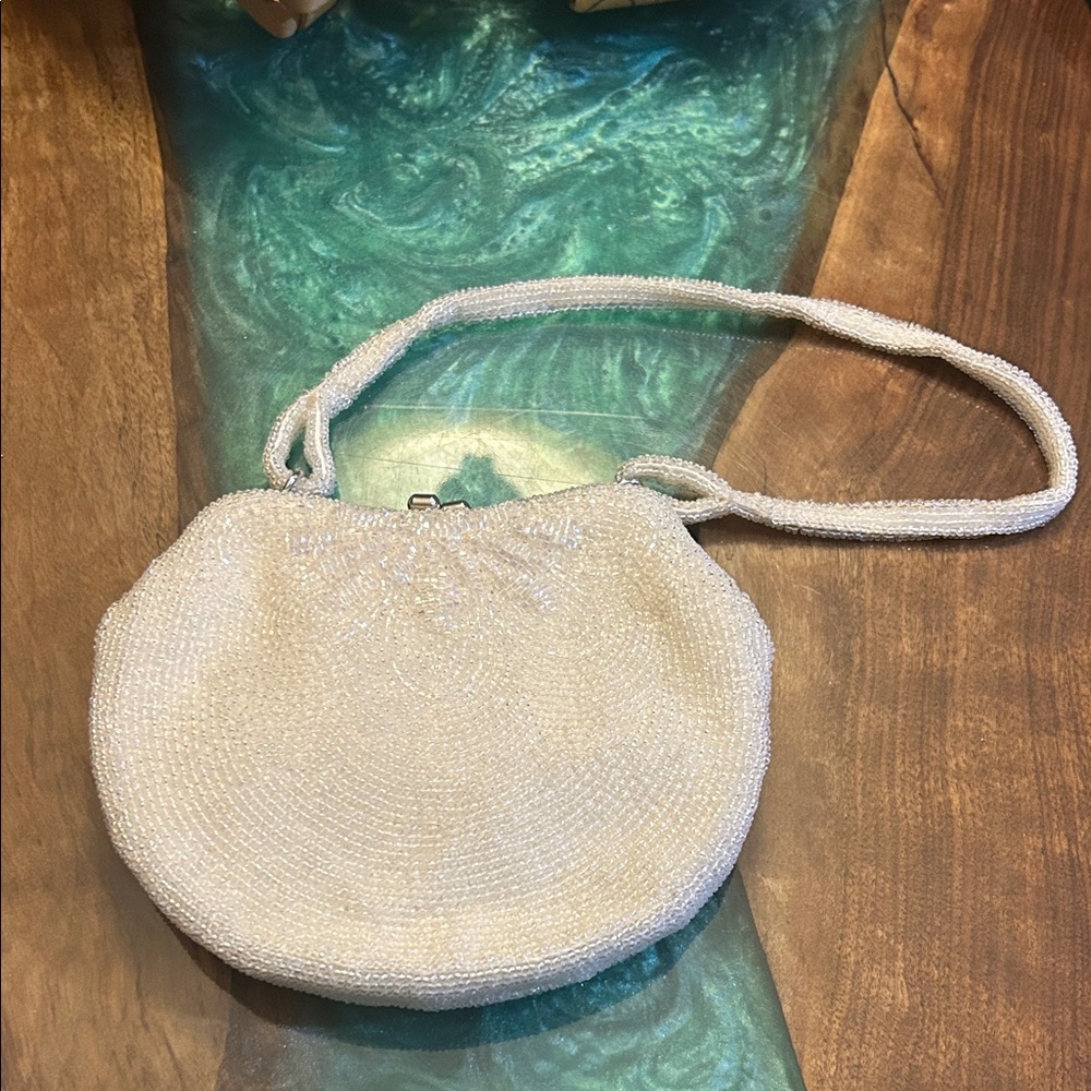 Richere Japan white beaded mini purse clutch kiss-lock handbag, vintage, EUC